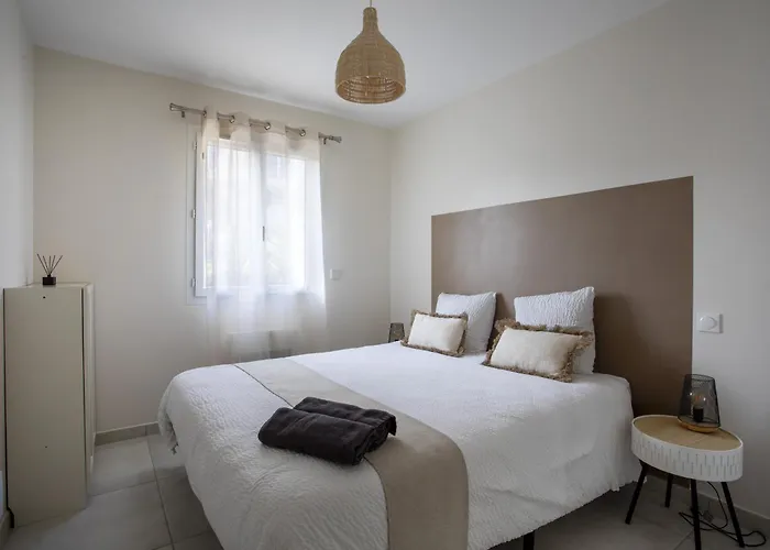 Lecko House Avec Piscine 别墅